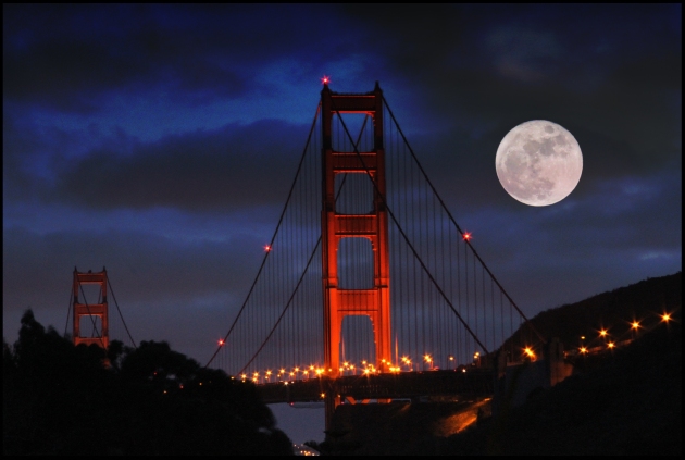 Golden-Gate-moon